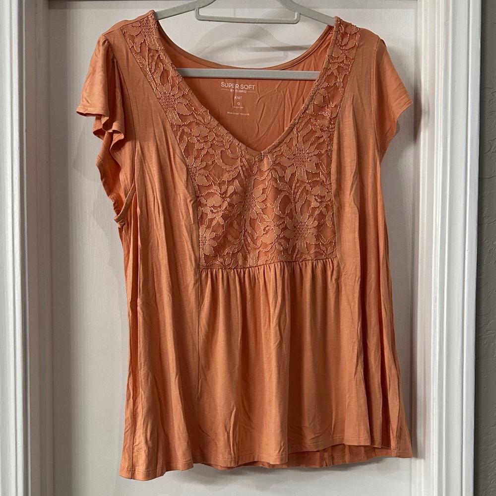 torrid Orange Lace Yoke Flutter Sleeve Top EUC